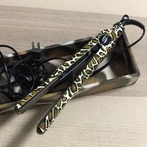 Giraffe Print Hair Straightener